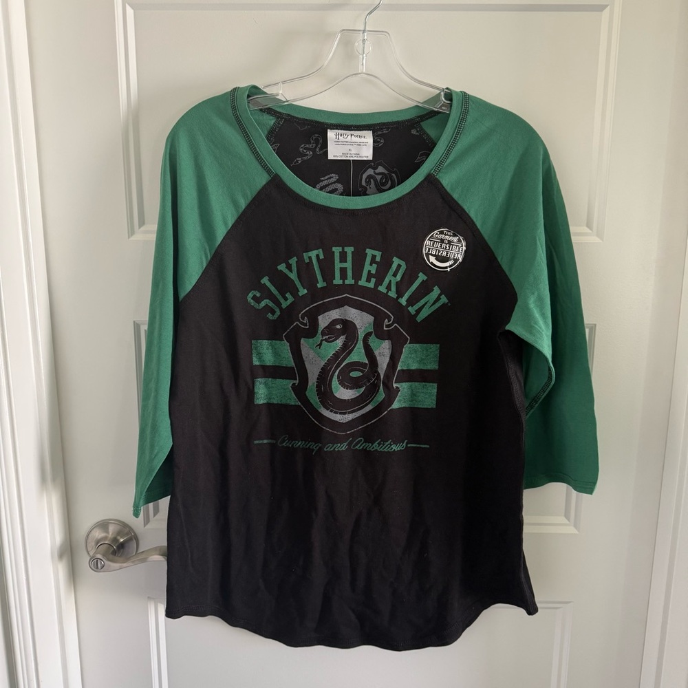 Hot Topic girls Harry Potter Slytherin reversible raglan shirt - size XL